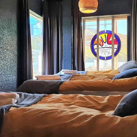 The Bank Sleeping Guesthouse Neskaupstadur Экстерьер фото
