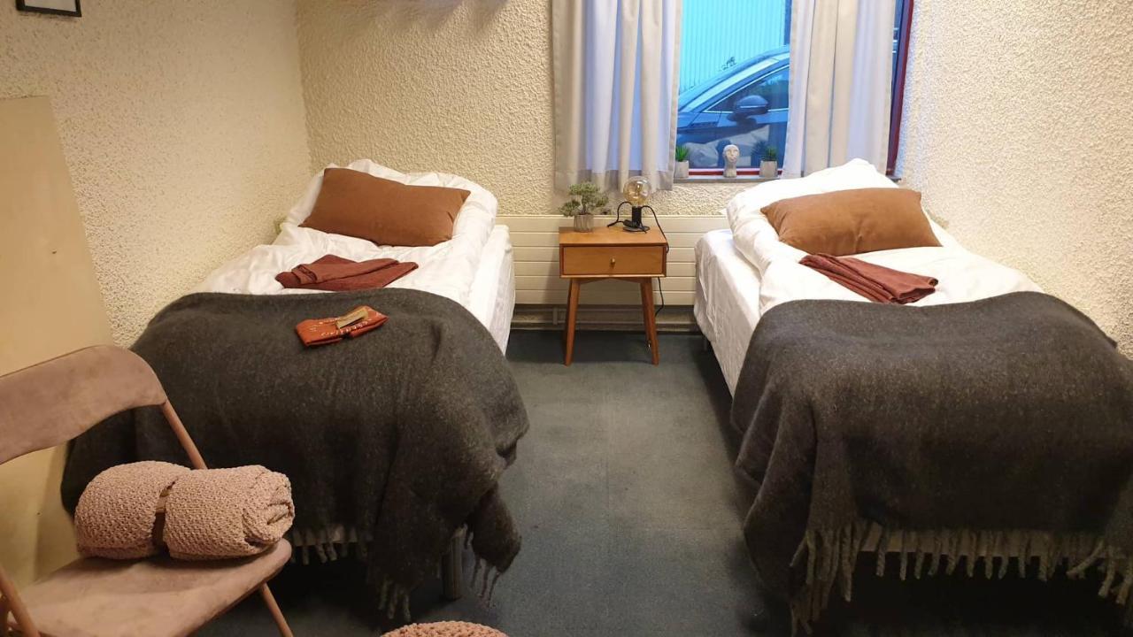 The Bank Sleeping Guesthouse Neskaupstadur Экстерьер фото