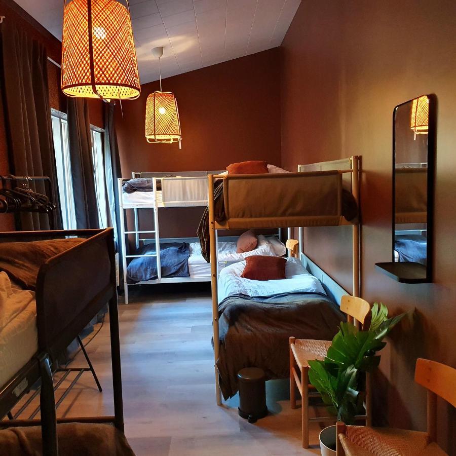 The Bank Sleeping Guesthouse Neskaupstadur Экстерьер фото