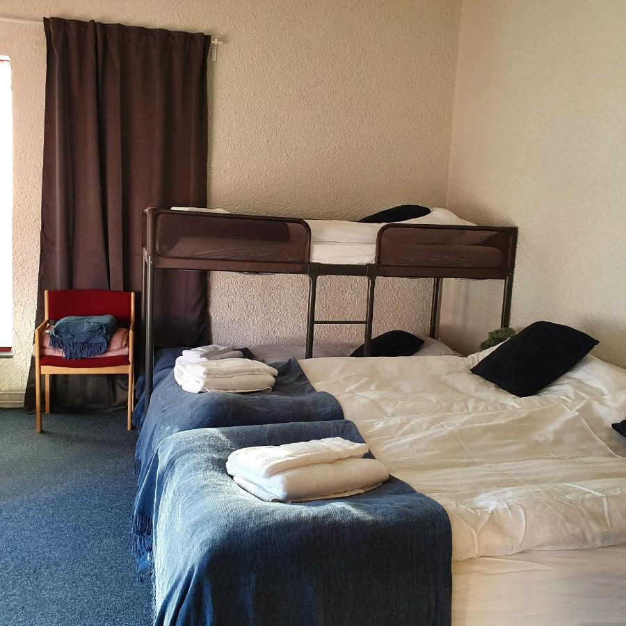 The Bank Sleeping Guesthouse Neskaupstadur Экстерьер фото