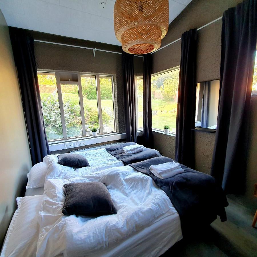 The Bank Sleeping Guesthouse Neskaupstadur Экстерьер фото